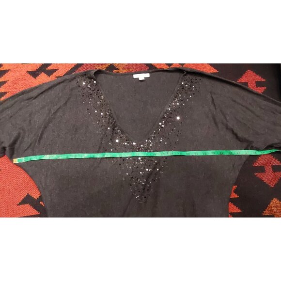 New York & Company XL Gray V-Neck Sequin Embellished Lightweight Knit Top - Picture 4 of 11